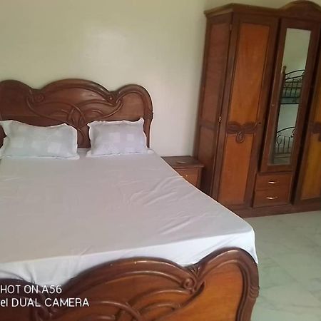 Villa Diambars Sali Tapé Екстериор снимка
