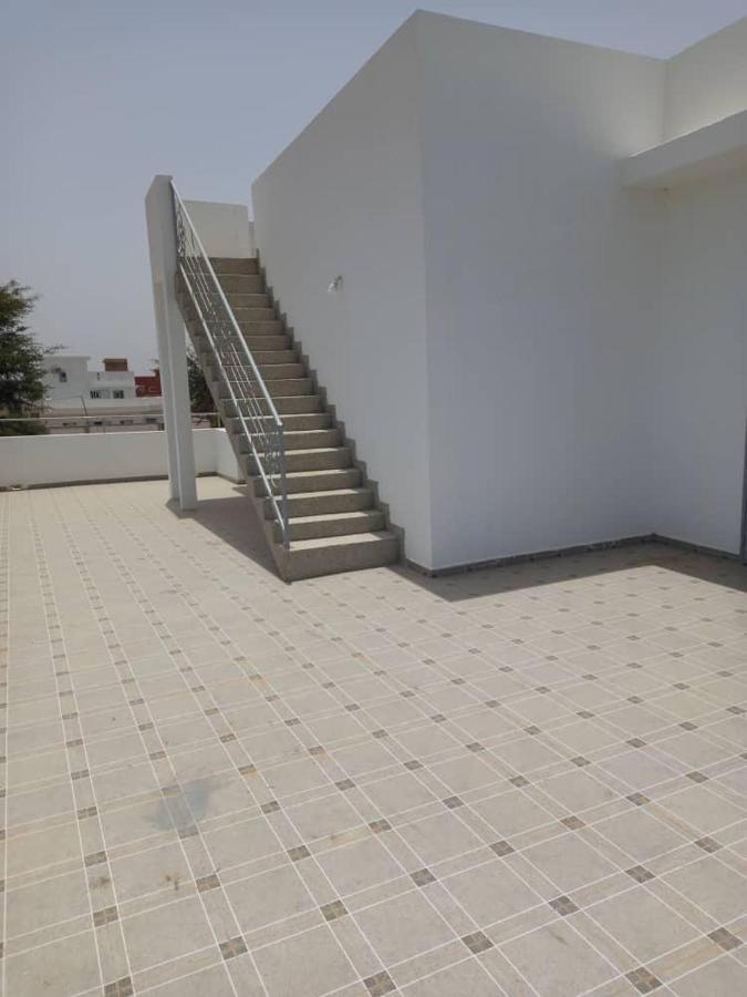 Villa Diambars Sali Tapé Екстериор снимка