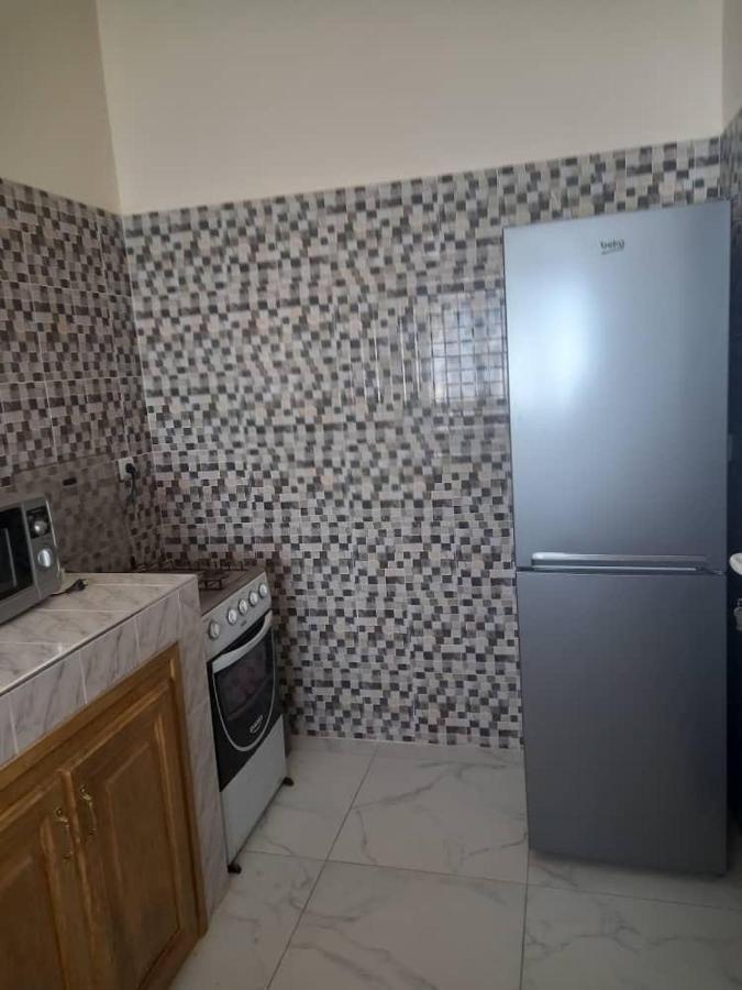 Villa Diambars Sali Tapé Екстериор снимка