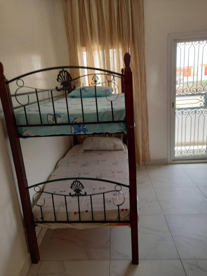 Villa Diambars Sali Tapé Екстериор снимка
