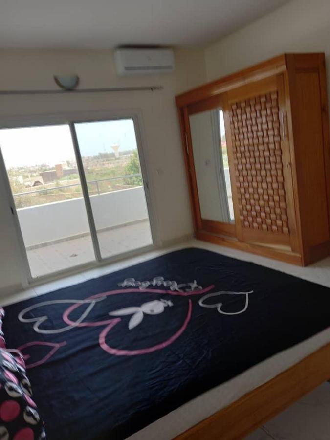 Villa Diambars Sali Tapé Екстериор снимка